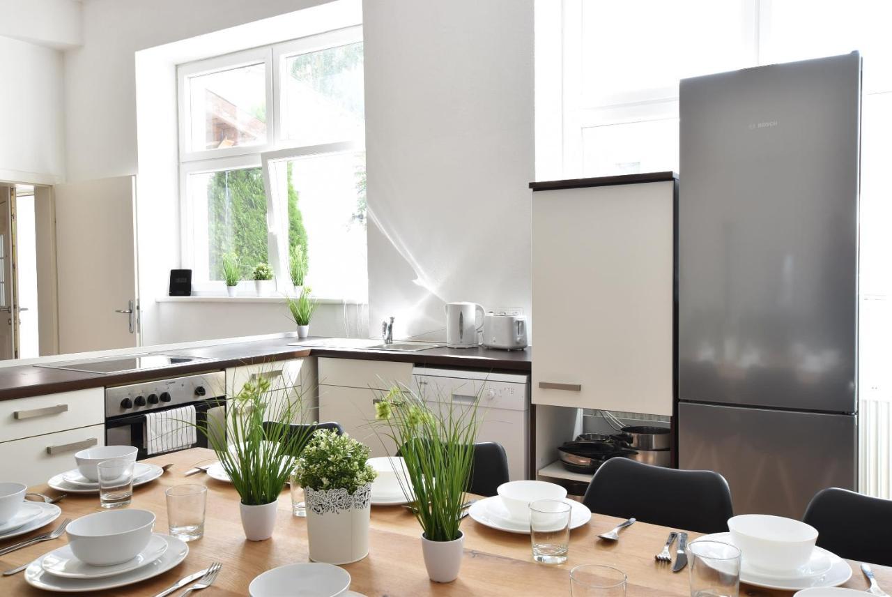Riesiges Zentrales Apartment Mit Parkplatz Innsbruck Eksteriør bilde