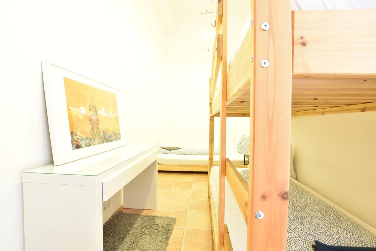 Riesiges Zentrales Apartment Mit Parkplatz Innsbruck Eksteriør bilde