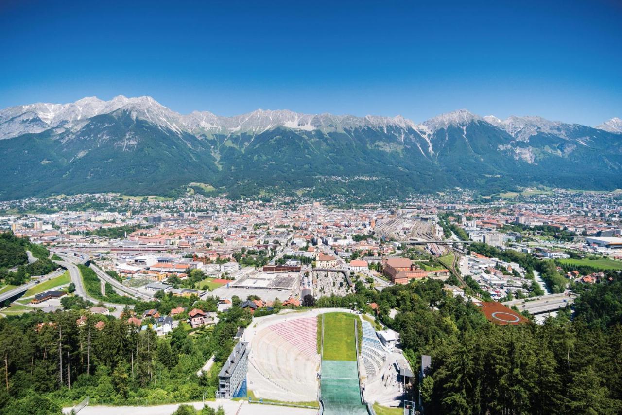 Riesiges Zentrales Apartment Mit Parkplatz Innsbruck Eksteriør bilde