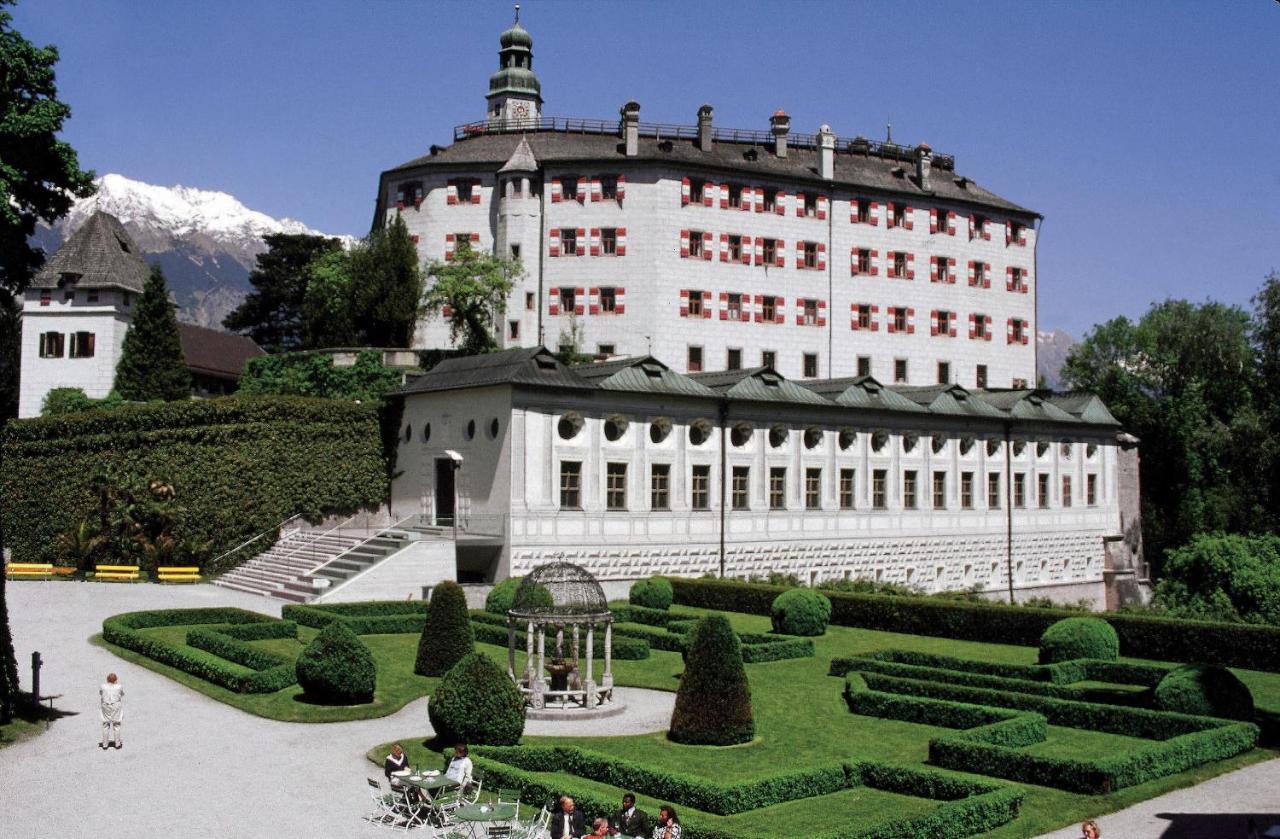 Riesiges Zentrales Apartment Mit Parkplatz Innsbruck Eksteriør bilde