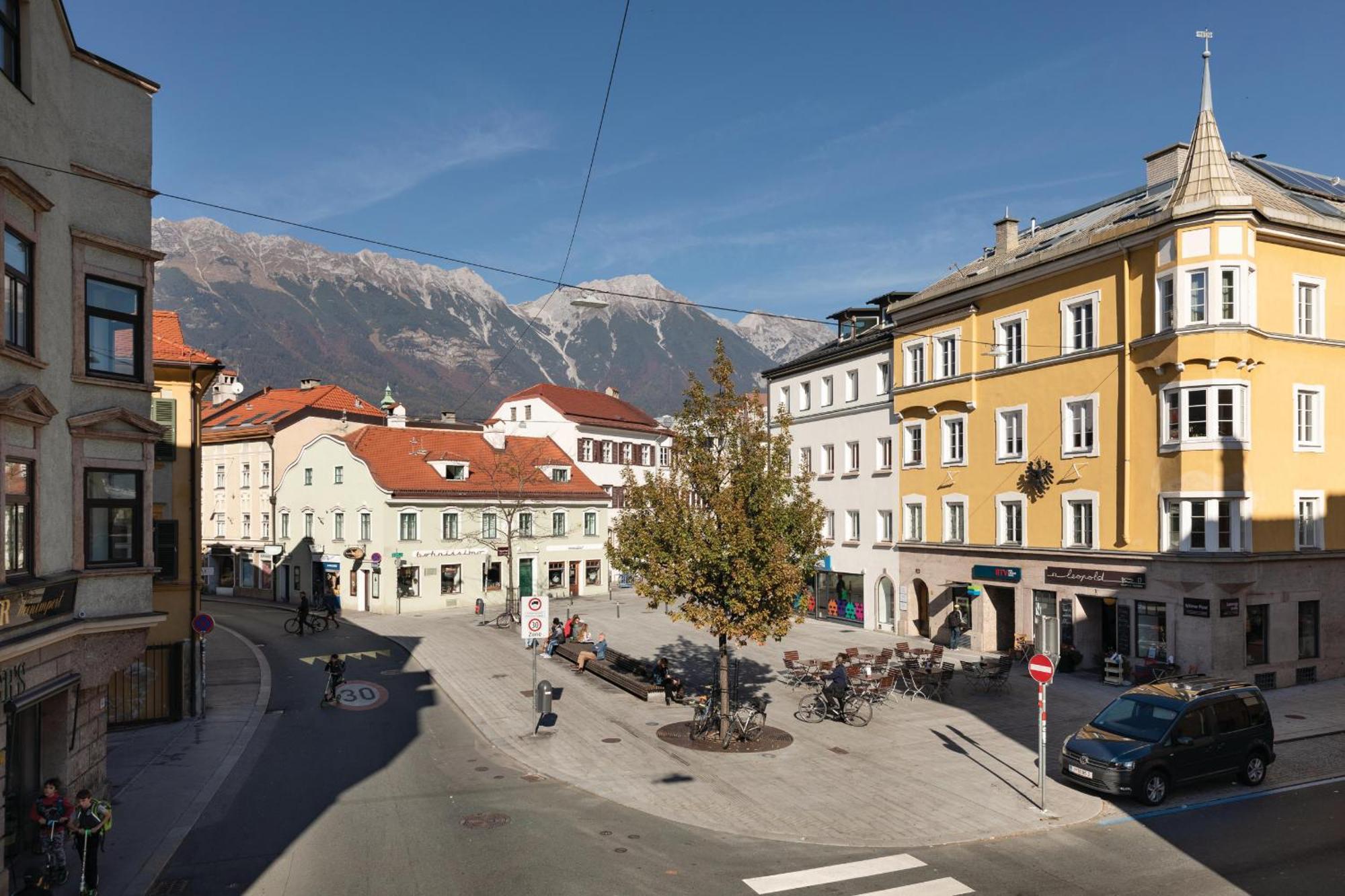 Riesiges Zentrales Apartment Mit Parkplatz Innsbruck Eksteriør bilde